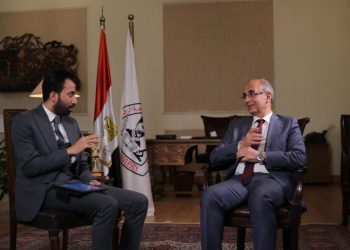 رئيس جامعة الزقازيق: قرار فرض رسوم على الطلاب الراسبين صائب 200%.. وأساتذة الجامعات "ثروة لا تقدر بمال"