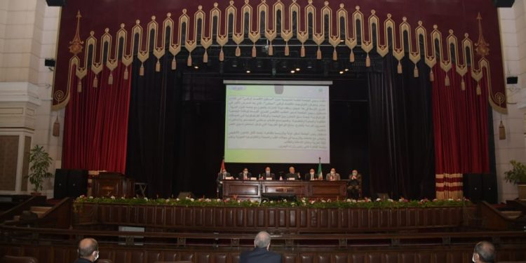 مجلس جامعة القاهرة: استمرار عملية استكمال البنية التكنولوجية ورفع كفاءة المدن الجامعية