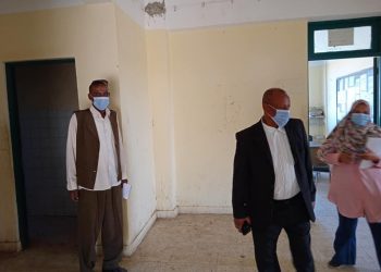 جولة ميدانية لوكيل إدارة أسوان التعليمية مع مسئولي الأبنية التعليمية "صور"