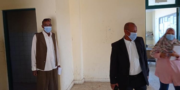 جولة ميدانية لوكيل إدارة أسوان التعليمية مع مسئولي الأبنية التعليمية "صور"