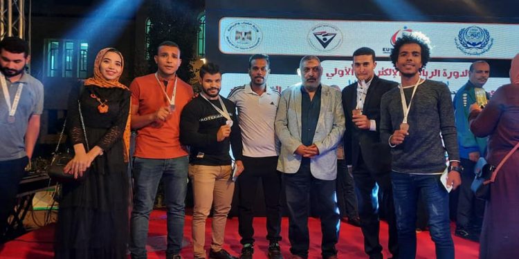 الاتحاد الرياضي المصري يكرم طلاب جامعة سوهاج بالدورة الرياضية الإلكترونية الأولى