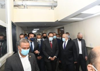 رئيس الوزراء يتابع الموقف التنفيذي لمشروع المعهد القومي للأورام الجديد " مستشفيي 500500"