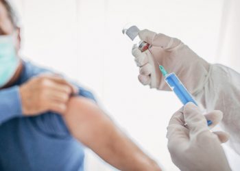 الصين تخطط لإنتاج ملياري جرعة من لقاح كورونا