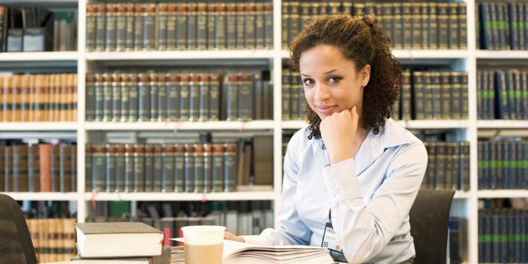 حقوق القاهرة تنظم دورة إعداد الخريجين للعمل بالهيئات القضائية