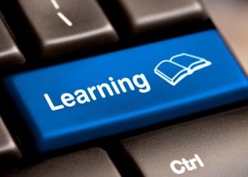 خطوات حصول الطالب على حسابه الشخصي في منصة جامعة القاهرة الإلكترونية عبر خدمة TrueMe