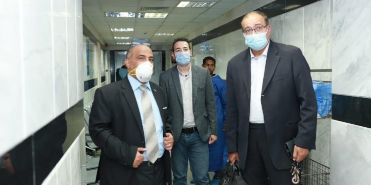 لجنة التحول الرقمي تزور المستشفى الجامعي بأسوان