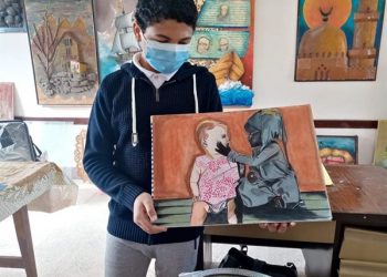 طالب أزهري يبدع في الرسم علي طريقة المحترفين بمطروح