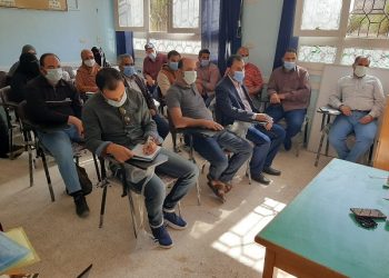 إدارة التربية الاجتماعية تعقد اجتماع موسعًا مع الأخصائيين الاجتماعيين بشمال سيناء الأزهرية