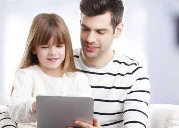 لحماية أطفالك من الوقوع في فخ التحرش بهم.. إليك هذه النصائح