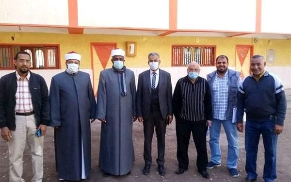 مدير منطقة الأقصر الأزهرية يتفقد سير العملية التعليمية بمجمع معاهد الزينية بحري