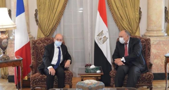 وزير الخارجية الفرنسية من القاهرة: نحترم الإسلام ونرفض الإرهاب