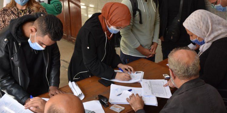 جامعة عين شمس: إقبال كبير على سحب استمارات الترشح لانتخابات الطلاب