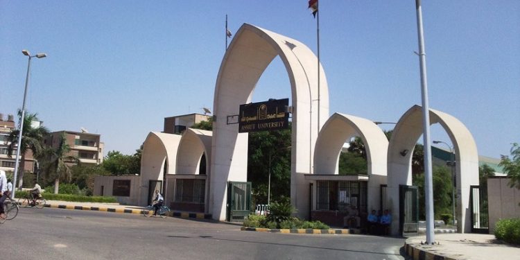 جامعة أسيوط تستبعد 380 طالبا من انتخابات اتحاد الطلاب