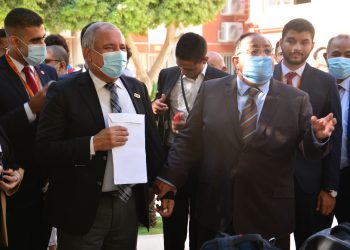 عميد تجارة حلوان: طلاب الانتساب سببًا في نجاح منظومة التعليم الهجين