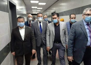 رئيس جامعة بنها: حريصون على تطوير المستشفى الجامعى دون توقف للخدمة الصحية