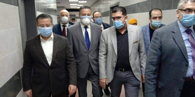 رئيس جامعة بنها: حريصون على تطوير المستشفى الجامعى دون توقف للخدمة الصحية