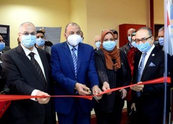 رئيس جامعة بني سويف يفتتح وحدة جهاز الميكروسكوب الإلكتروني بتكلفة 24 مليون جنيه|صور