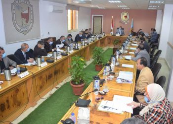 جامعة سوهاج تقرر إنشاء مركز لتكنولوجيا النانو وتقدم مرشحين لجوائز النيل