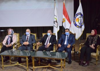 رئيس جامعة بني سويف يشهد اليوم الختامي لمسابقة «أحلى صوت»