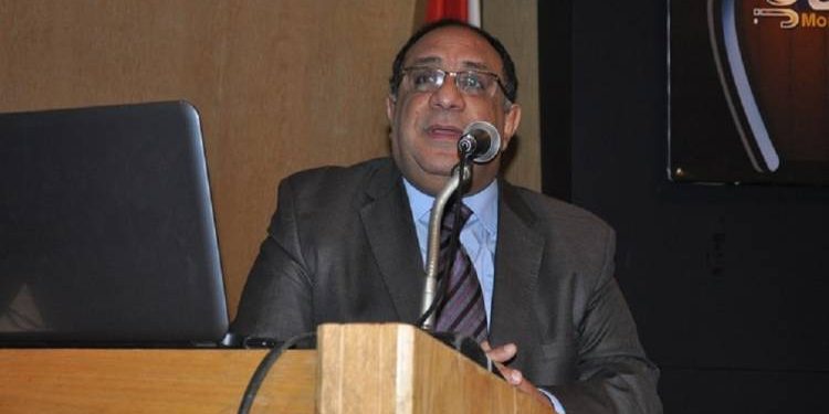 جامعة حلوان تكرم مسئولي هيئة الرقابة الإدارية.. صور