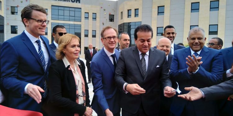 مؤسسة جلوبال الجامعية تفتح باب القبول للترم الثاني من العام الدراسي الحالي