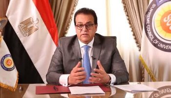 الجامعات تبدأ نظام "أون لاين" غدا.. وبث المحاضرارت عبر المنصات الإلكترونية