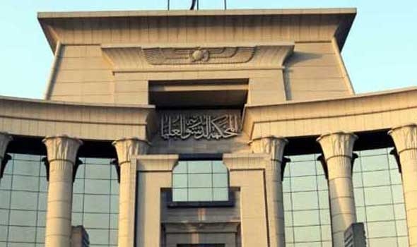 تفاصيل ضبط سكرتير عميد "صيدلة القاهرة" مع زميلته بالحمام