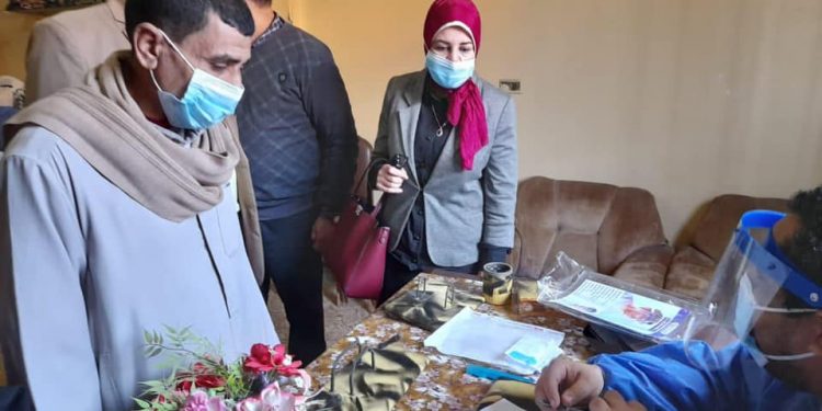 جامعة طنطا: توقيع الكشف علي 565 فى قافلة طبية بمركز سمنود