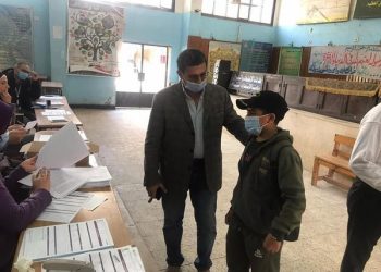 تعليم القليوبية تواصل توزيع شرائح بيانات التابلت للصف الأول الثانوي "صور"