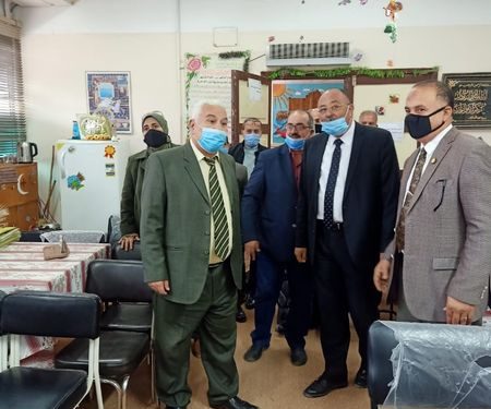 تعليم الإسكندرية: تنسيق كامل بين شركات الاتصالات والمديرية لتسهيل توزيع شرائح التابلت “صور”