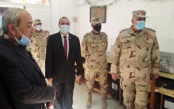 وكيل تعليم مطروح ومساعد الدفاع الشعبي يتفقدان مدرسة الميكانيكية العسكرية “صور”