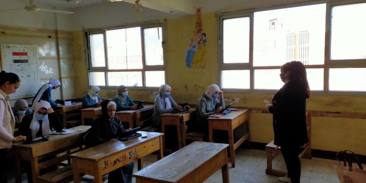 محافظ بورسعيد: إجراءات جديدة حال تجاوز الطالب نسب الغياب من المدرسة