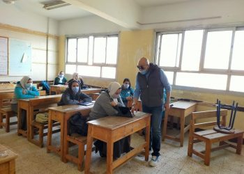 شاهد الصور الأولى لانطلاق الامتحانات التجريبية للصف الأول الثانوي بمدارس القاهرة