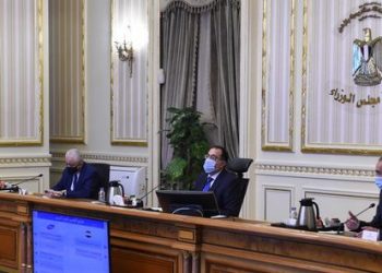 رئيس الوزراء: نفاوض شركة عالمية كبرى لتصنيع “التابلت” في مصر