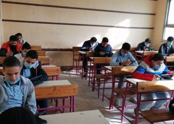 أوليا أمور مصر: الامتحانات التجريبية "اتسربت" على "الفيسبوك"