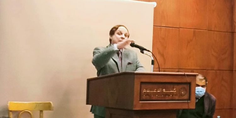 سامي الشريف: "وجود ثلاثة رؤساء لجامعة الأزهر على منصة واحدة بكلية الإعلام دليل على ترابط الجامعة وتقديرها لكلية الإعلام"