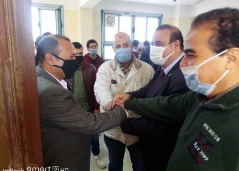 زيارة مفاجئة لوكيل تعليم مطروح لطلاب الضبعة النووية "صور"