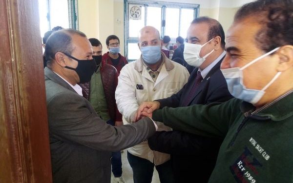 زيارة مفاجئة لوكيل تعليم مطروح لطلاب الضبعة النووية "صور"