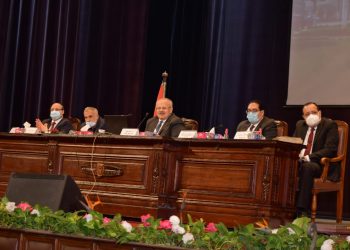 جامعة القاهرة ترفع درجة الاستعداد القصوى لمستشفيات العزل التابع لها