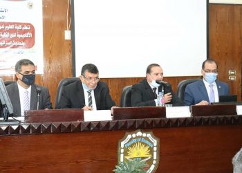 «علوم سوهاج» تناقش احتياجات المجتمع المدني في ضوء خبراتها الأكاديمية