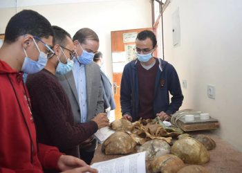 رئيس جامعة سوهاج يتعرف على كيفية تحديد أسباب الوفاة جنائيًا