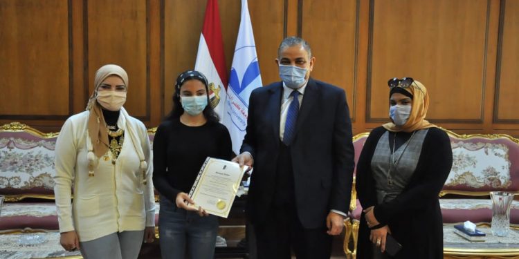 جامعة كفرالشيخ تكرم الفائزة بالميدالية البرونزية في أولمبياد كوريا الدولية لشباب المخترعين