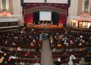 بقبة جامعة القاهرة.. ممثل الرقابة الإدارية يشرح دور الهيئة في كيفية مكافحة الفساد