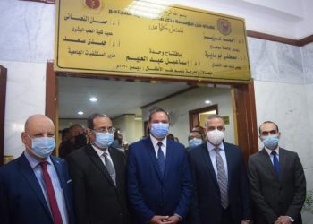 بتكلفة 11 مليون جنيه.. رئيس جامعة سوهاج والمحافظ يفتتحان وحدة طب الأطفال