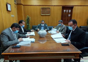 لجنة قيادات جامعة بنها تستقبل المتقدمين للوظائف الإشرافية