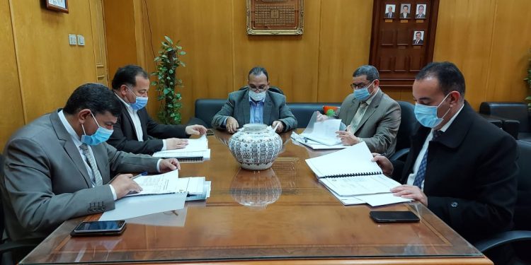 لجنة قيادات جامعة بنها تستقبل المتقدمين للوظائف الإشرافية