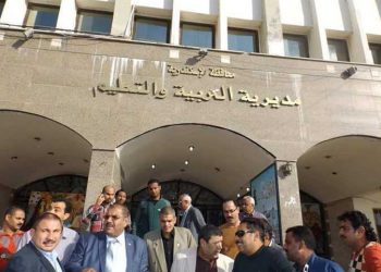 قرار عاجل لتعليم اسكندرية حول واقعة إجبار طالب مصاب بـ كورونا على الامتحان بـ"حوش المدرسة"