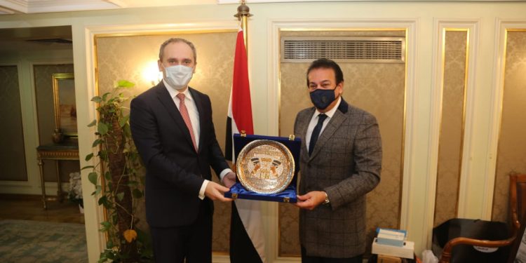 مذكرة تفاهم بين الأعلى للجامعات ولجنة رؤساء التعليم العالي ببلاروسيا