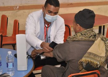 جامعة المنيا: الكشف والعلاج بـ9 تخصصات طبية عبر القافلة المتكاملة بـ"الكرم"
