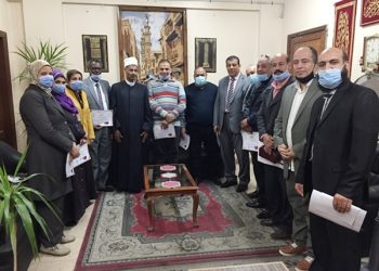 «الإسكندرية الأزهرية» تجتمع بموجهي اللغة الإنجليزية للوقوف على آخر استعدادات الامتحانات